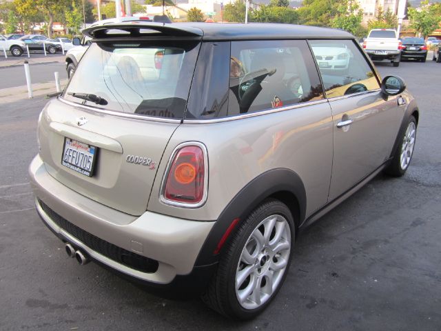 2008 Mini Cooper 5.2L 4wd