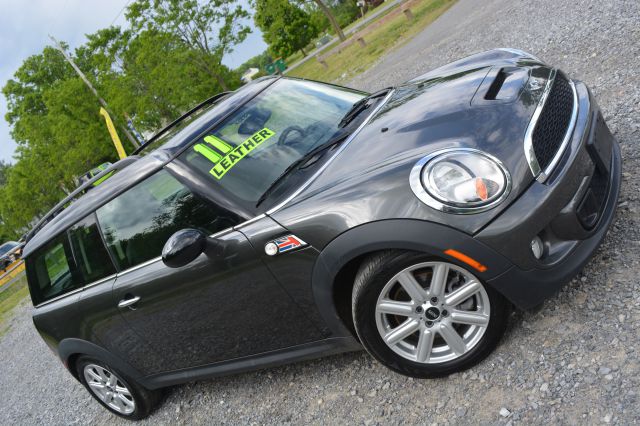 2011 Mini Cooper Clubman XLT Lariat Super Duty Crew Cab
