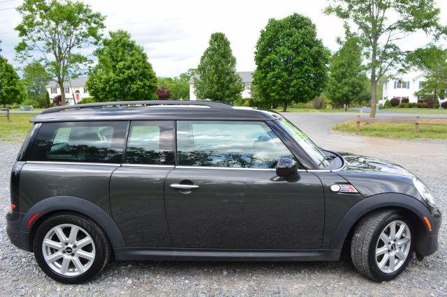 2011 Mini Cooper Clubman XLT Lariat Super Duty Crew Cab