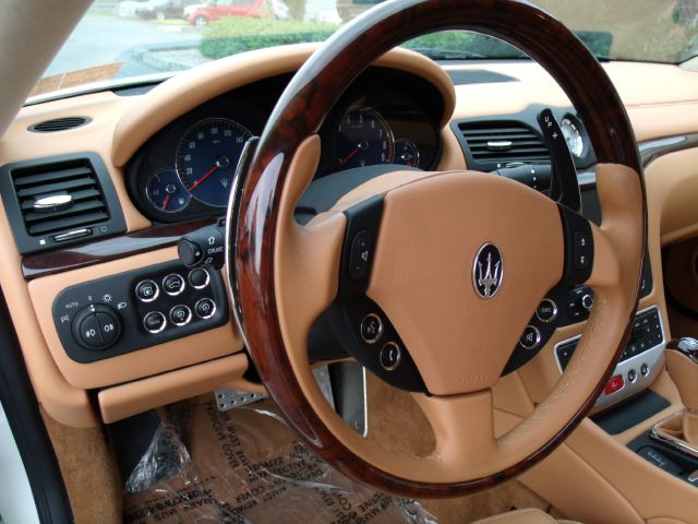 2010 Maserati GranTurismo Exl/leather