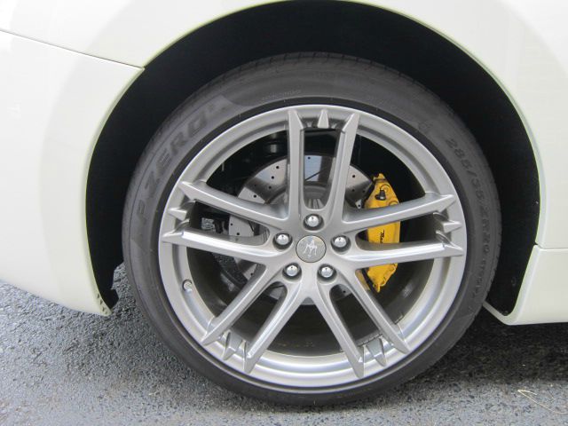 2012 Maserati GranTurismo 2002 Toyota SE