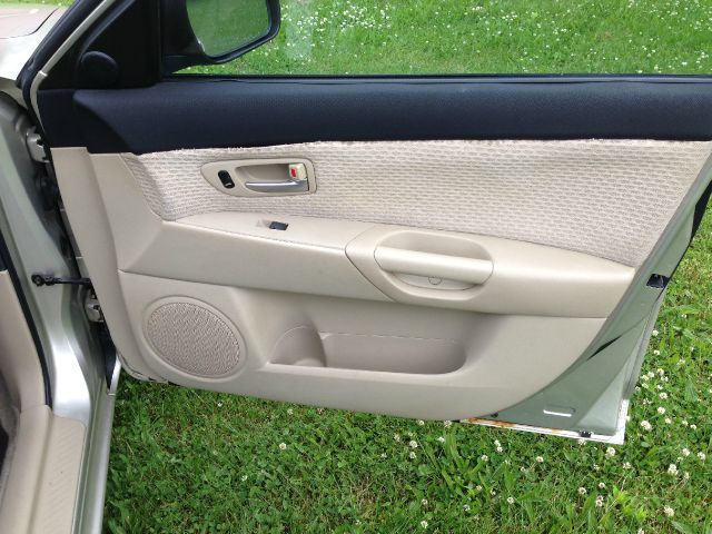 2004 Mazda 3 Leather ROOF