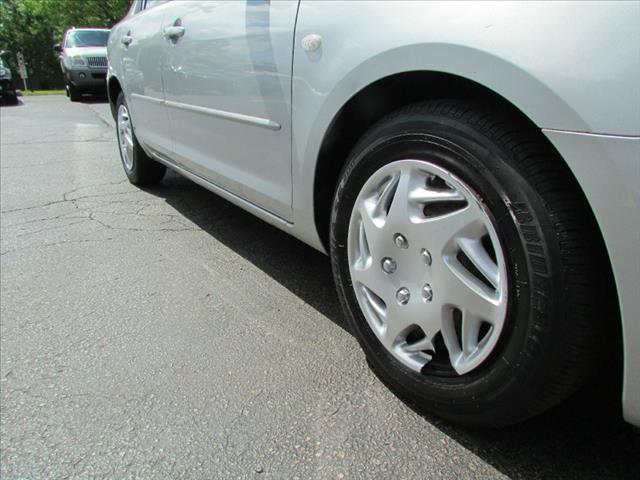 2004 Mazda 3 FWD W/3rd Row