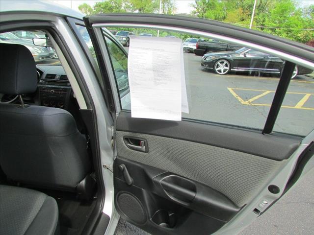 2004 Mazda 3 FWD W/3rd Row