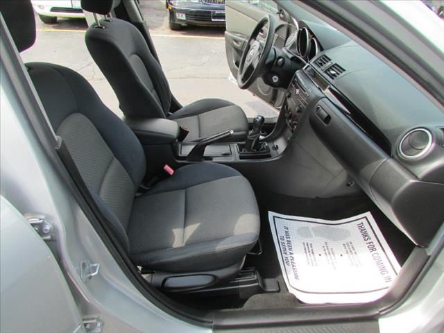 2004 Mazda 3 FWD W/3rd Row