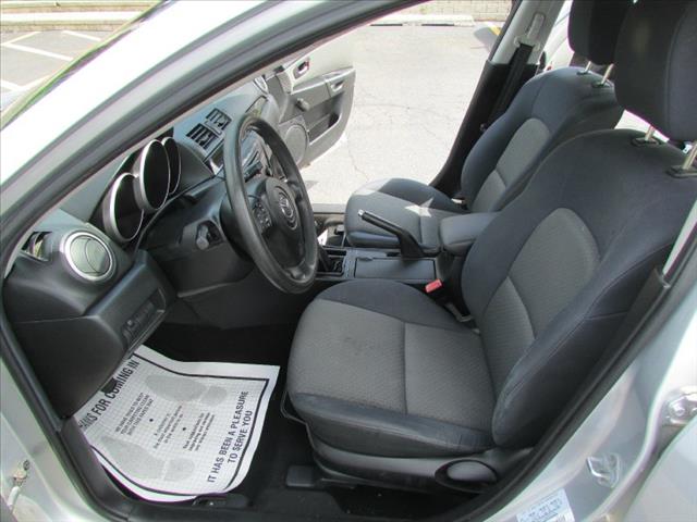2004 Mazda 3 FWD W/3rd Row