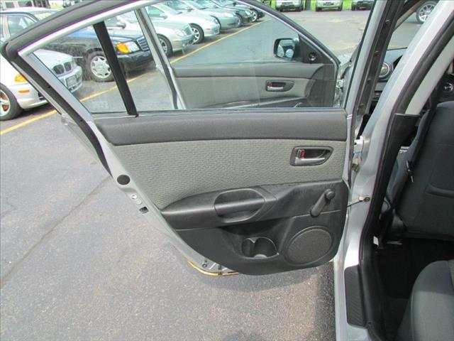 2004 Mazda 3 FWD W/3rd Row