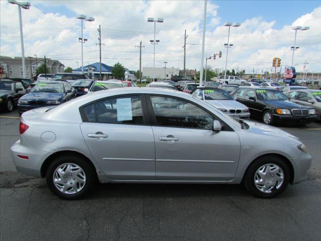 2004 Mazda 3 FWD W/3rd Row