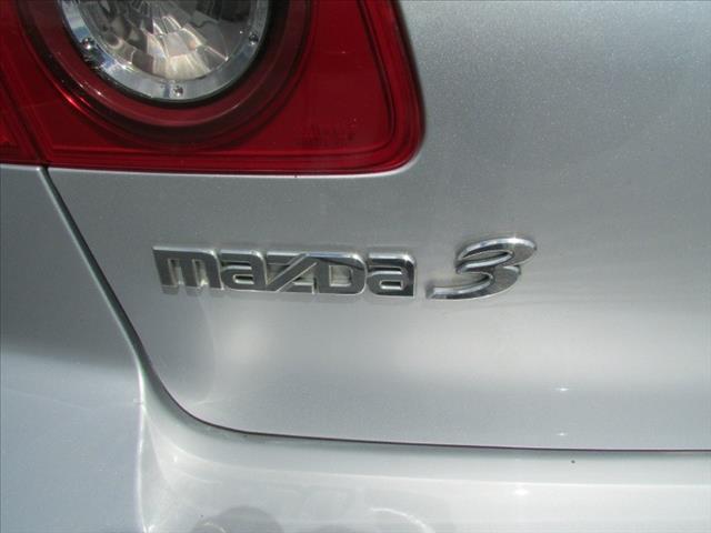 2004 Mazda 3 FWD W/3rd Row