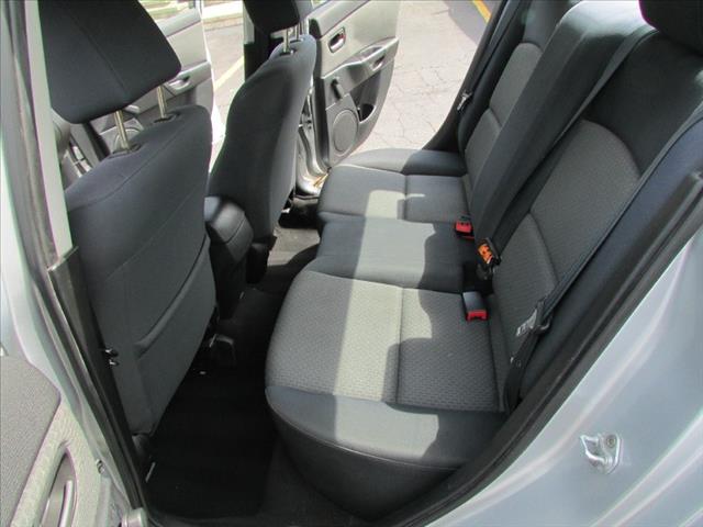 2004 Mazda 3 FWD W/3rd Row