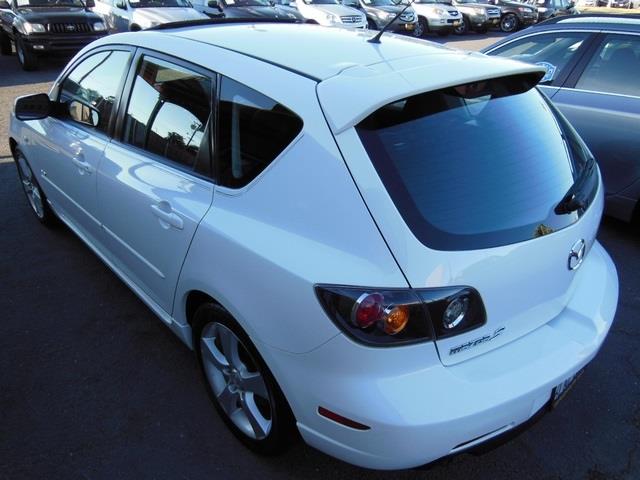 2004 Mazda 3 4dr Sdn Touring Signature RWD