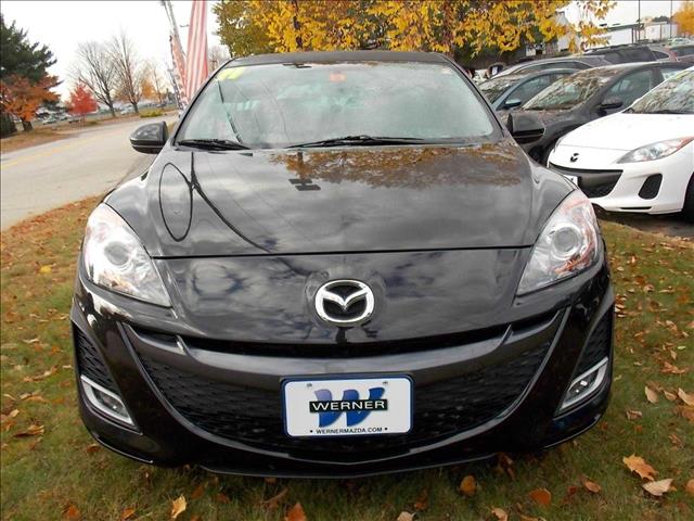 2011 Mazda 3 Blk-wht