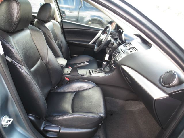 2012 Mazda 3 4dr Sdn Auto SE PZEV
