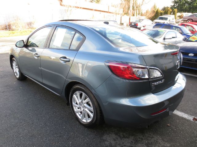 2012 Mazda 3 4dr Sdn Auto SE PZEV