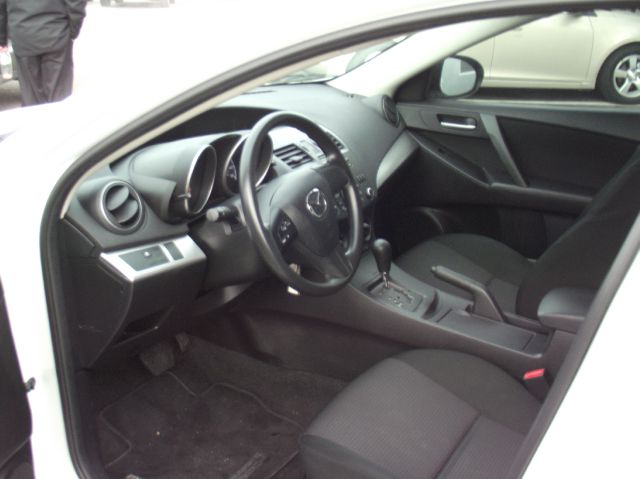 2013 Mazda 3 5 Door Quad Seating