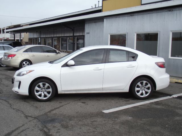 2013 Mazda 3 5 Door Quad Seating