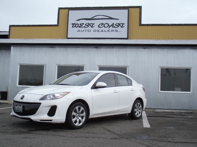 2013 Mazda 3 5 Door Quad Seating