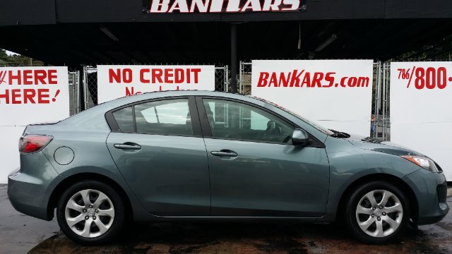 2013 Mazda 3 5 Door Quad Seating