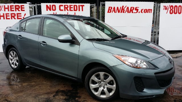 2013 Mazda 3 5 Door Quad Seating