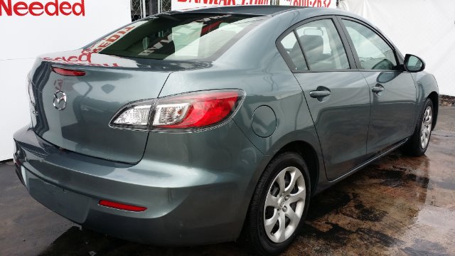 2013 Mazda 3 5 Door Quad Seating