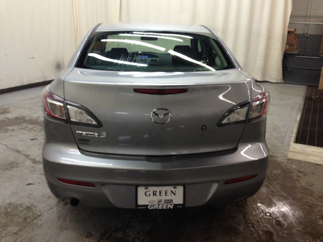 2013 Mazda 3 5 Door Quad Seating