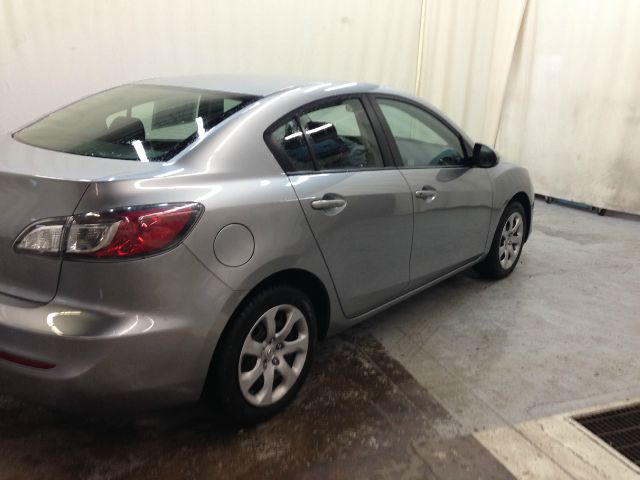 2013 Mazda 3 5 Door Quad Seating