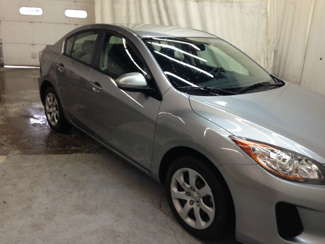 2013 Mazda 3 5 Door Quad Seating