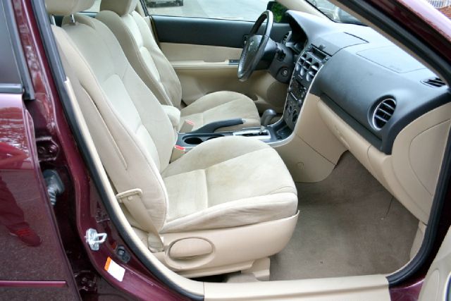 2007 Mazda 6 4dr Sdn 2.4L FWD