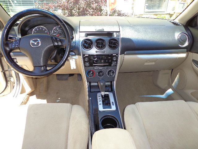 2007 Mazda 6 4dr Sdn 2.4L FWD