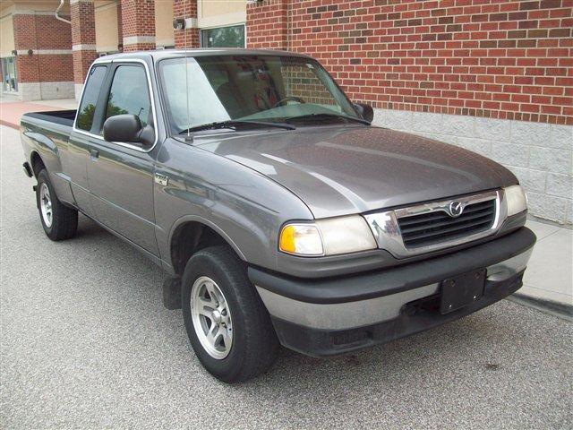 2000 Mazda B-Series SE