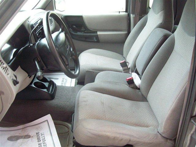 2000 Mazda B-Series SE