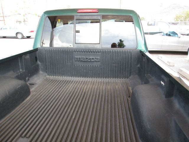 2001 Mazda B-Series 1.8 SE