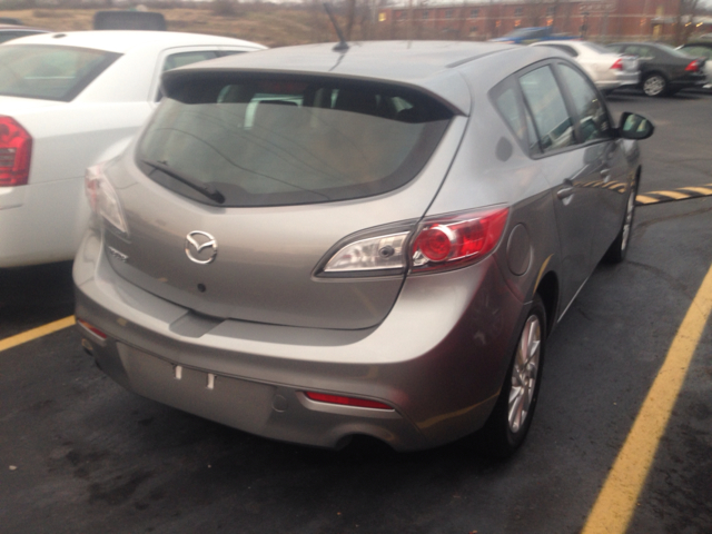 2013 Mazda Mazda3 LS - Leather Roof Nice