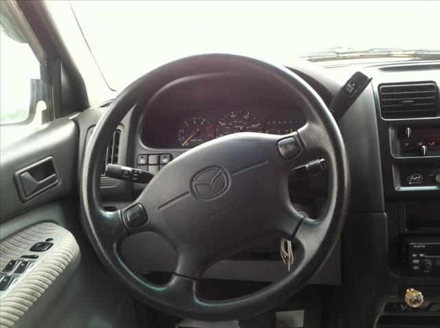 1998 Mazda MPV LW2
