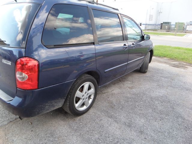 2002 Mazda MPV LW2