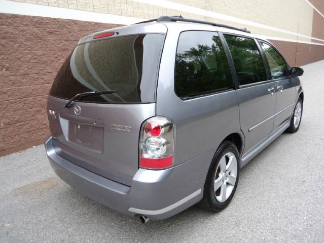 2004 Mazda MPV LW2