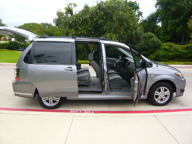 2005 Mazda MPV Elk Conversion Van