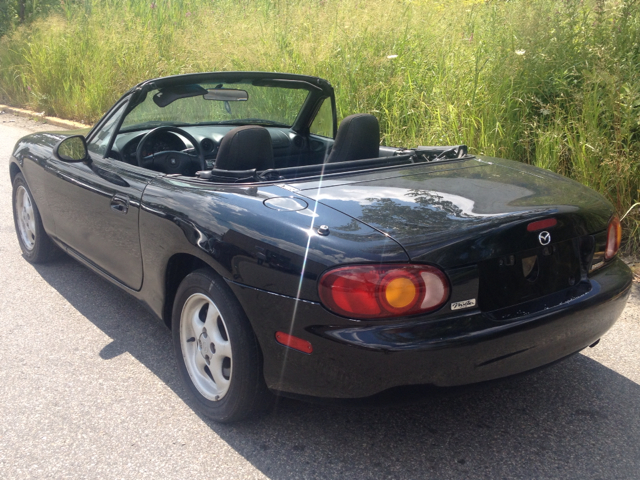 1999 Mazda MX-5 Miata Base