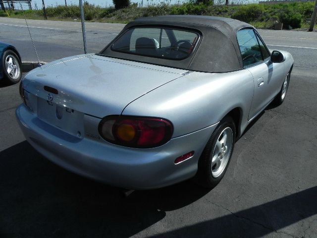 1999 Mazda MX-5 Miata Base