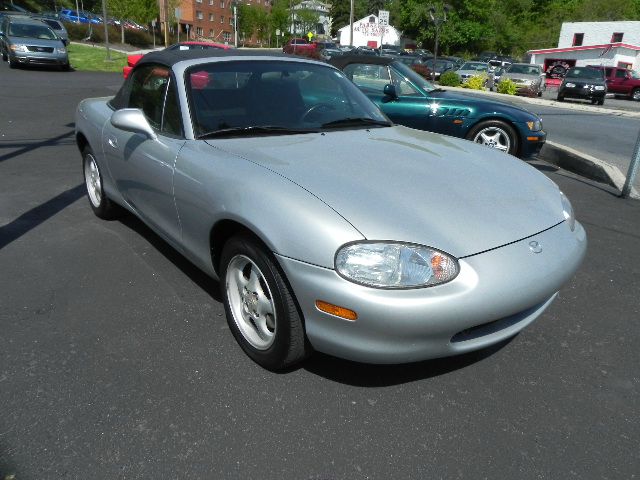 1999 Mazda MX-5 Miata Base