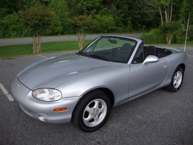 2000 Mazda MX-5 Miata Base