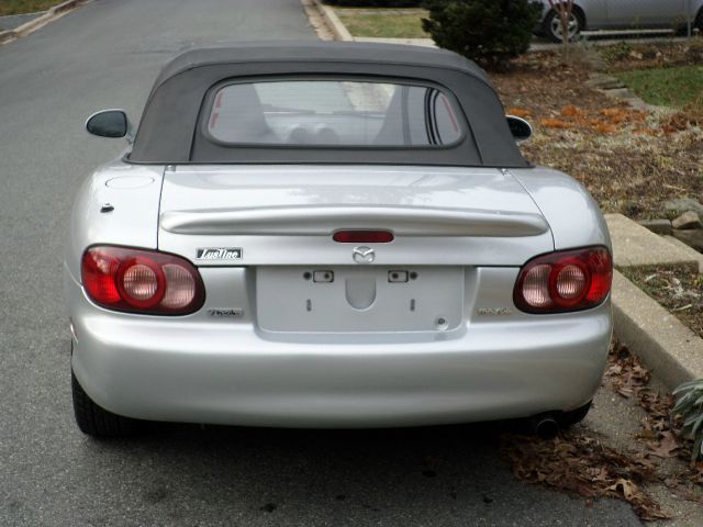 2002 Mazda MX-5 Miata Base