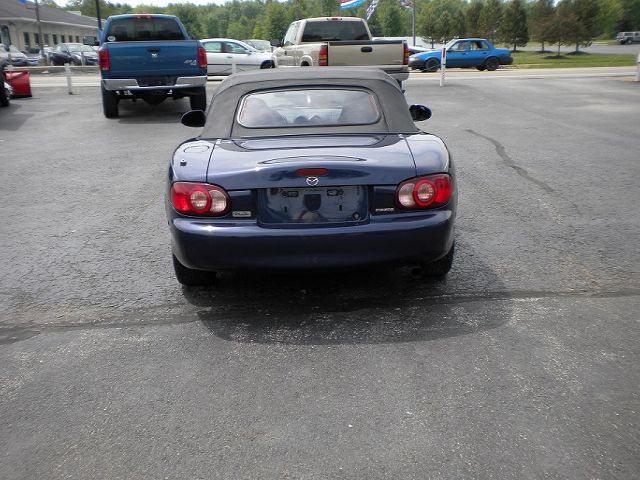 2002 Mazda MX-5 Miata SE