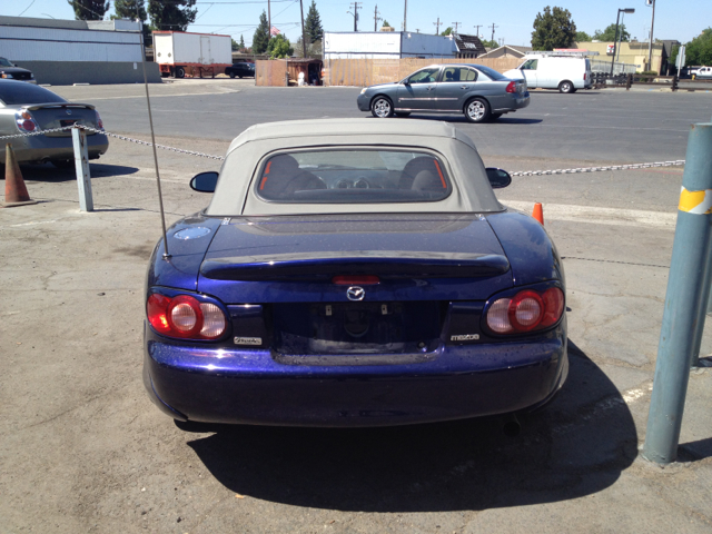 2003 Mazda MX-5 Miata X