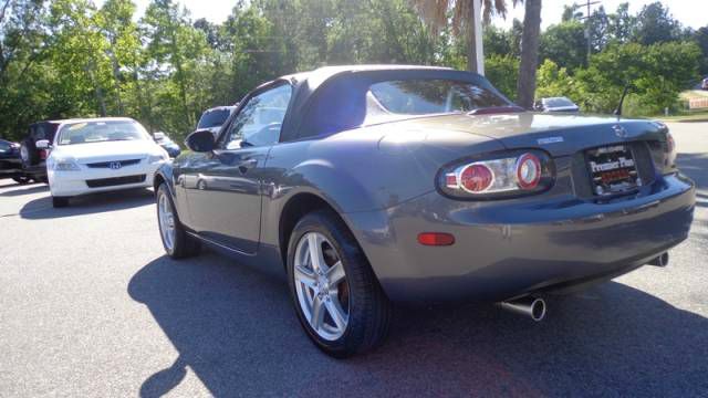 2006 Mazda MX-5 Miata Base