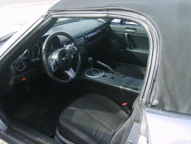 2006 Mazda MX-5 Miata Base