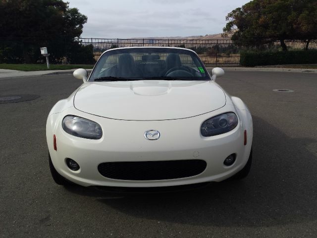 2006 Mazda MX-5 Miata 4dr 2.5L Turbo W/sunroof/3rd Row AWD SUV