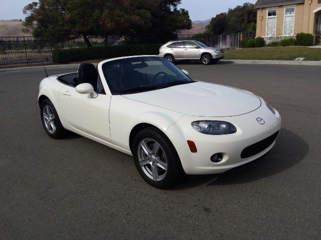 2006 Mazda MX-5 Miata 4dr 2.5L Turbo W/sunroof/3rd Row AWD SUV
