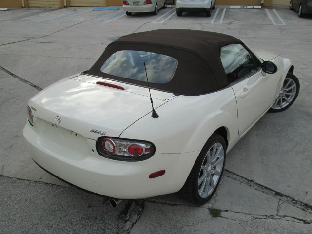 2006 Mazda MX-5 Miata SC