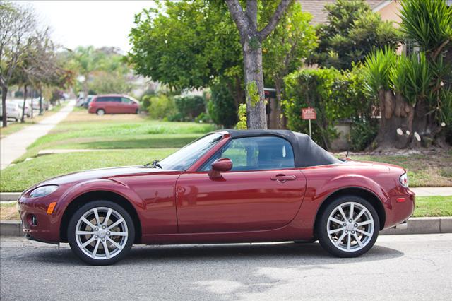 2006 Mazda MX-5 Miata Unknown